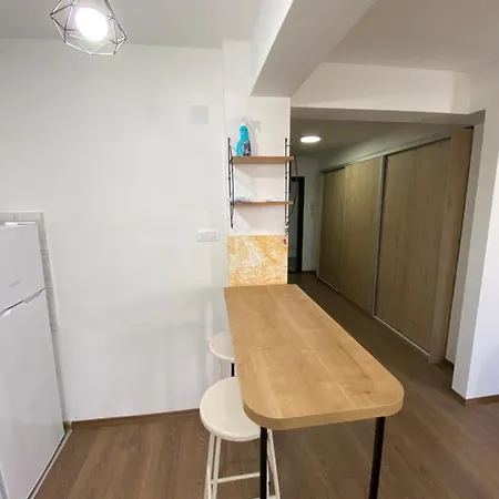 Kostas Duplex Szkopje